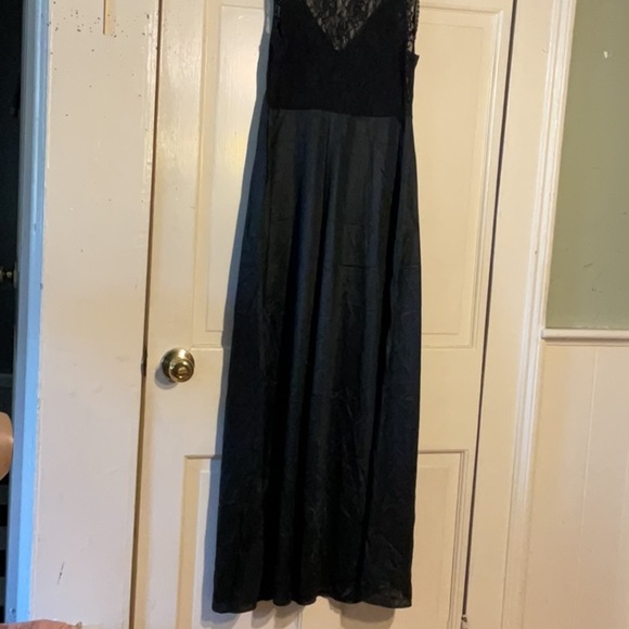 Women’s Elegant Black Scaasi nylon & Lace nightgown Medium - Picture 6 of 6